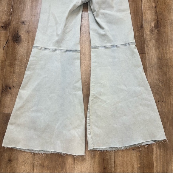 Free People Jeans Youthquake Crop Flare Jeans Pants Bleach Out Blue Size 26 - Picture 10 of 15
